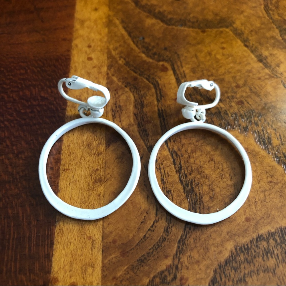 Vintage cream painted metal clip on earrings